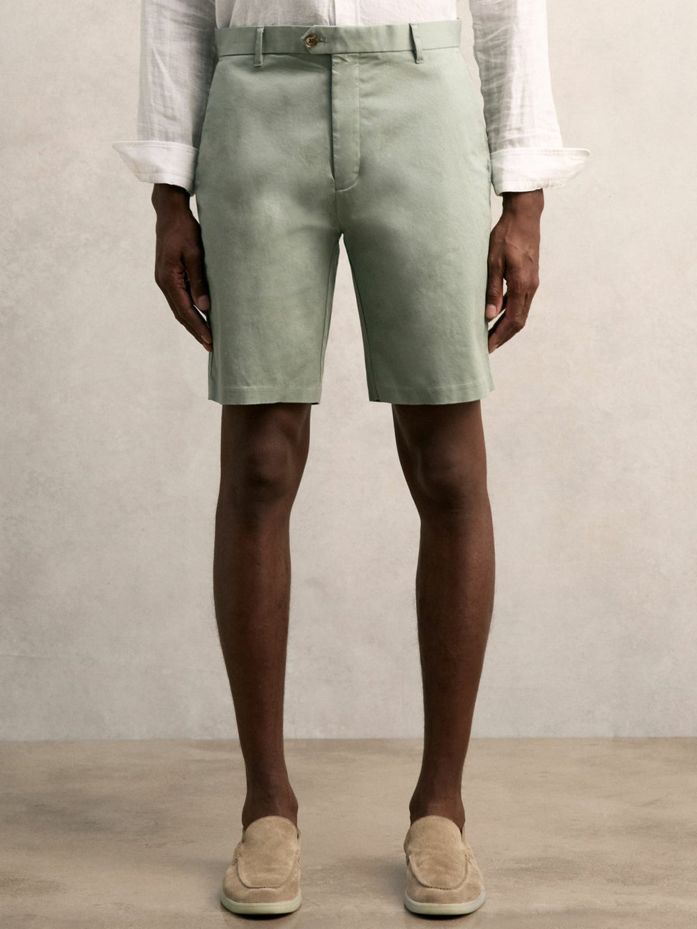 Men Short Length Casual Chino Shorts in Pistachio