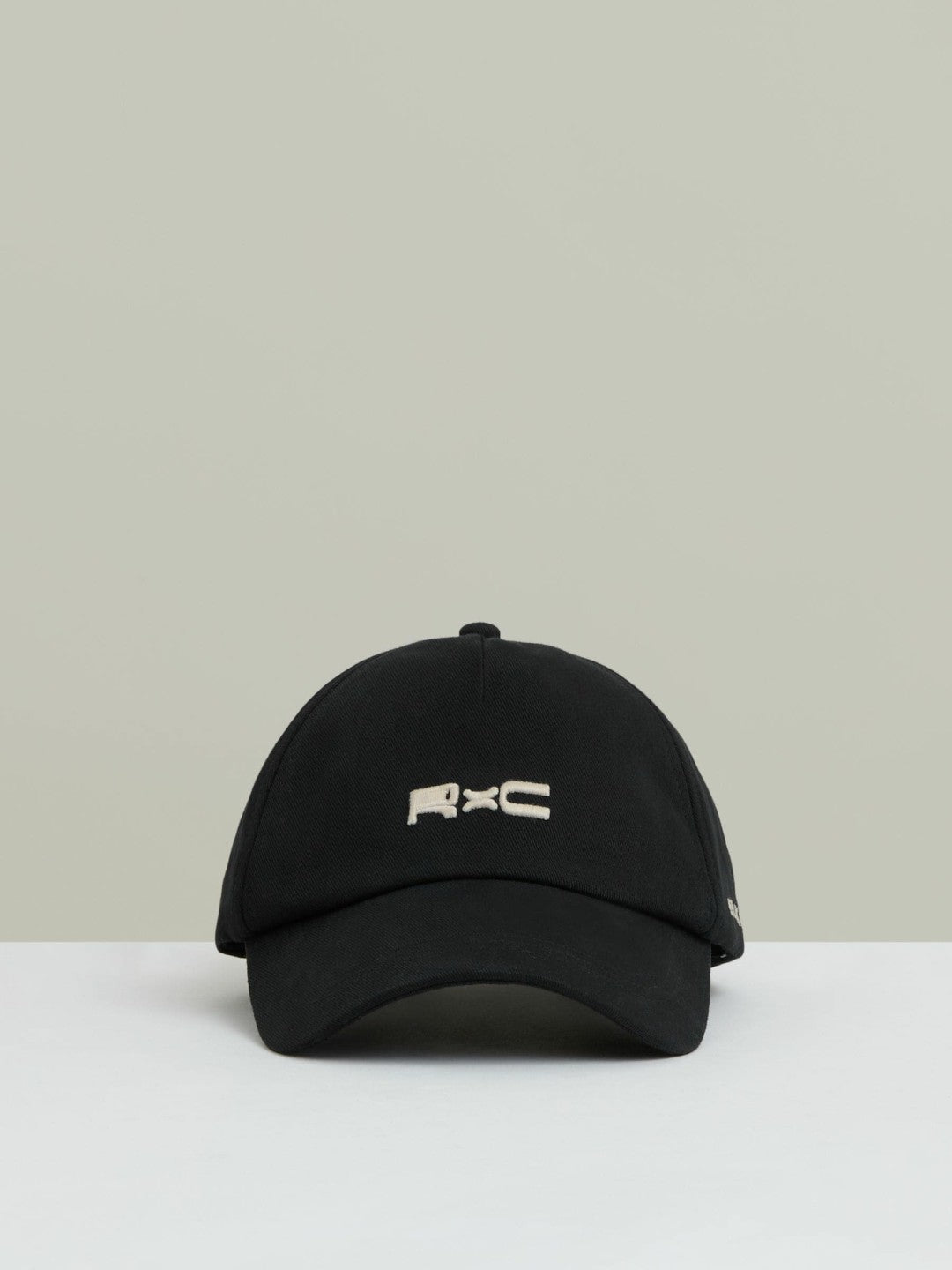 Men | Ché Logo-Embroidered Cap in Black