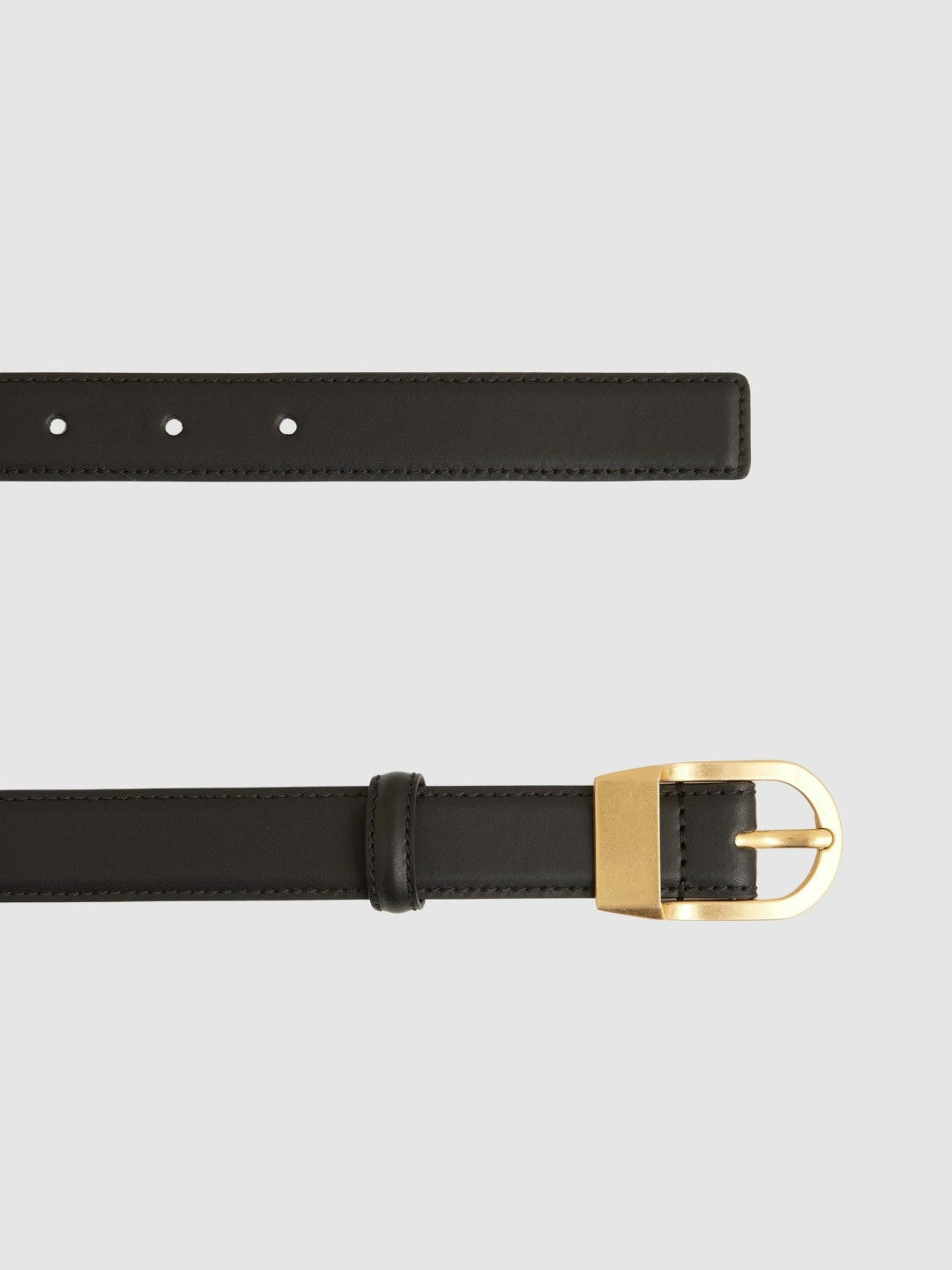 Women Leather Curved-Buckle Belt in Black