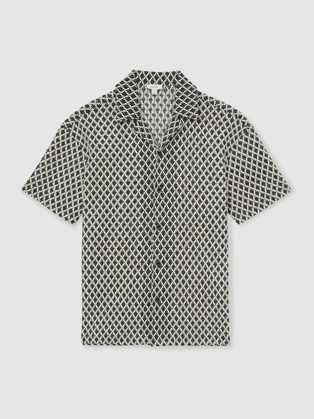 Men Geometric-Crochet Cuban-Collar Shirt in Navy/White