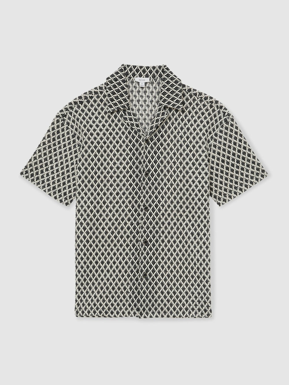 Men Geometric-Crochet Cuban-Collar Shirt in Navy/White