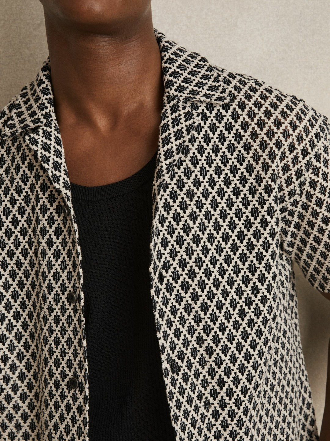 Men Geometric-Crochet Cuban-Collar Shirt in Navy/White