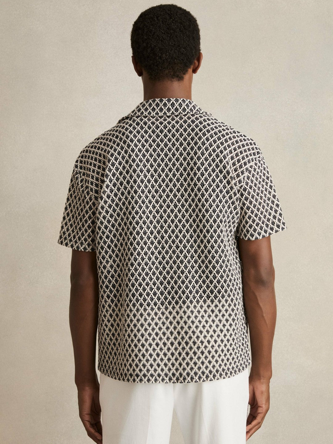 Men Geometric-Crochet Cuban-Collar Shirt in Navy/White