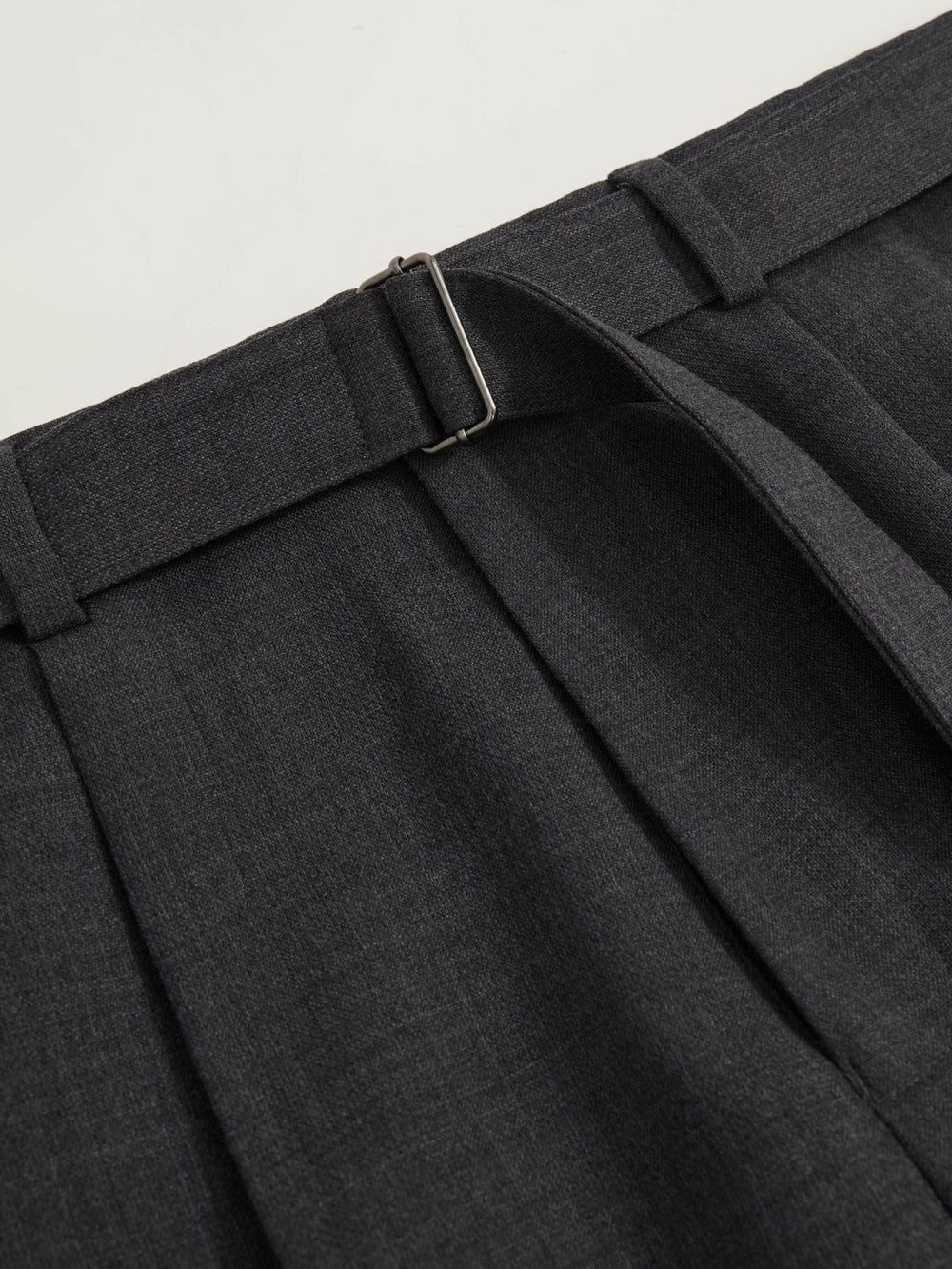 Men Wool-Blend Belted Pleated Trousers Regular-Fit in Charcoal Grey