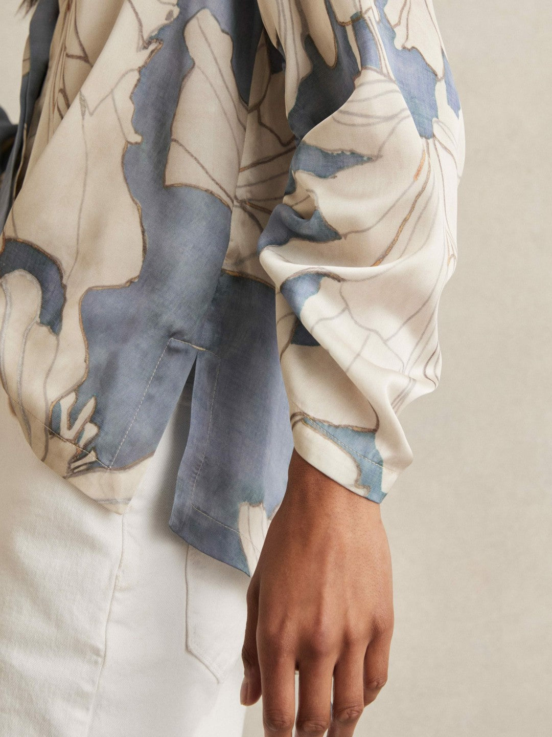 Women Floral Print Gathered Cut Out Shirt in Blue
