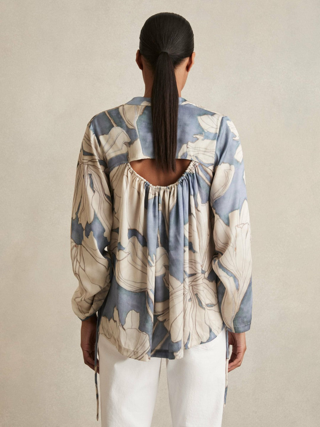 Women Floral Print Gathered Cut Out Shirt in Blue