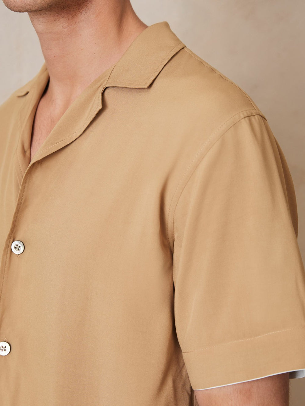 Men | Ché Stripe-Cuff Shirt in Camel