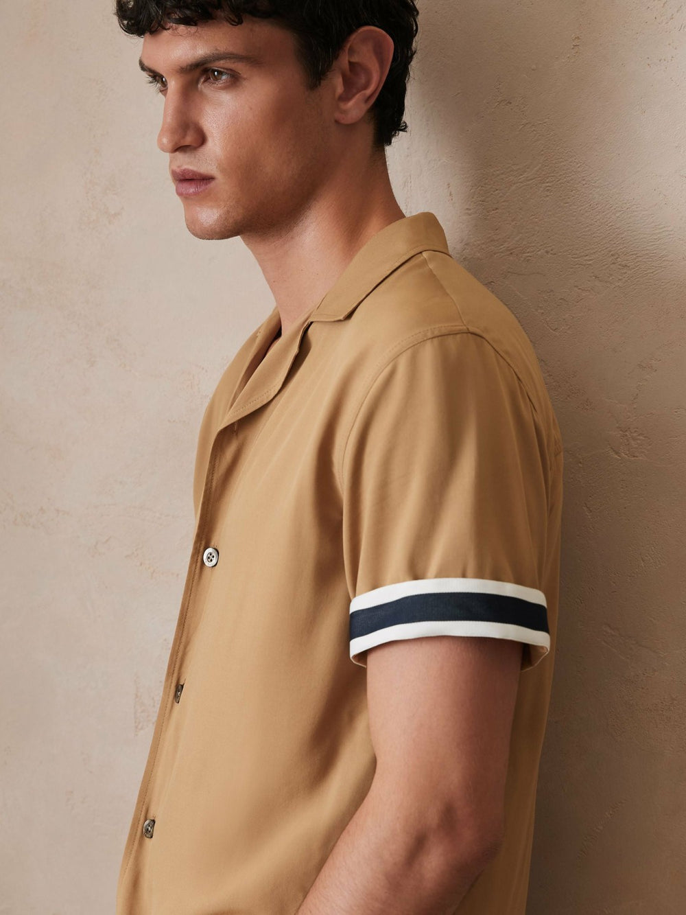 Men | Ché Stripe-Cuff Shirt in Camel