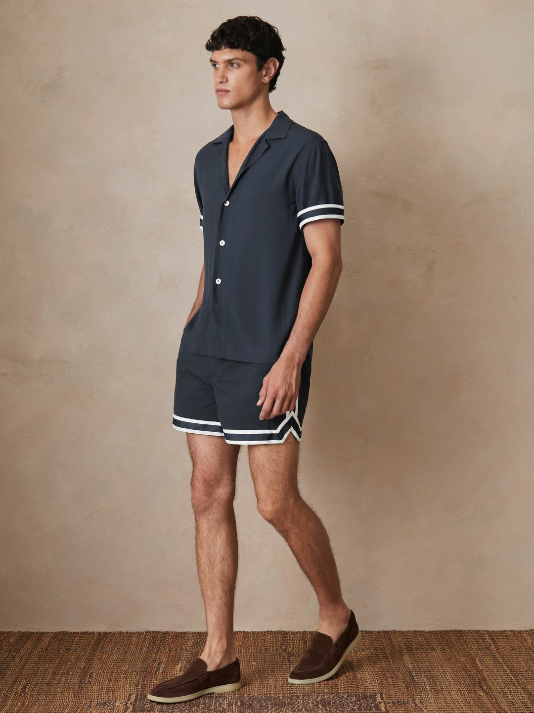 Men | Ché Stripe-Cuff Shirt in Navy