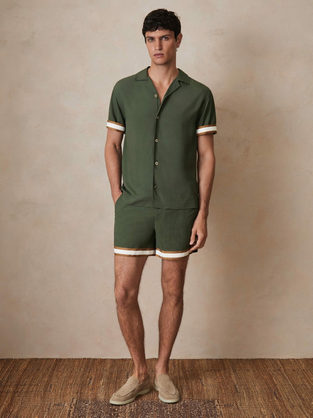 Men | Ché Stripe-Cuff Shirt in Pine Green