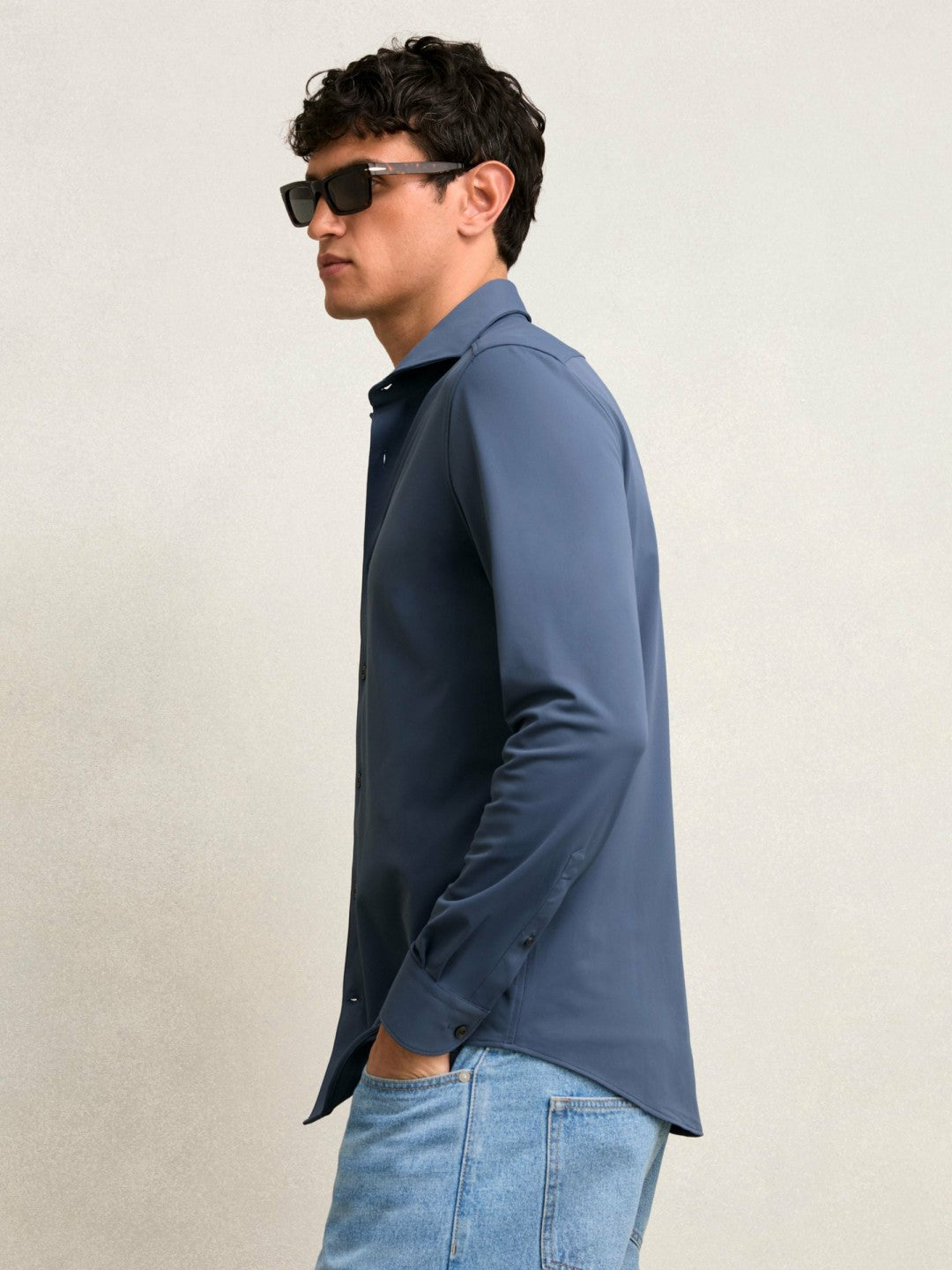 Men Stretch Jersey Cutaway-Collar Shirt in Dark Airforce Blue