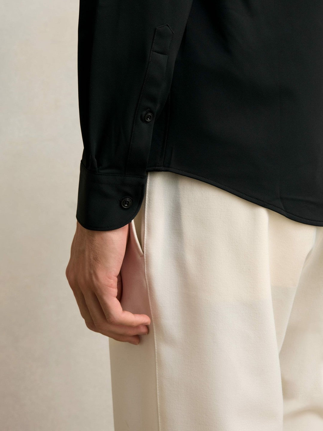 Men Stretch Jersey Cutaway-Collar Shirt in Black