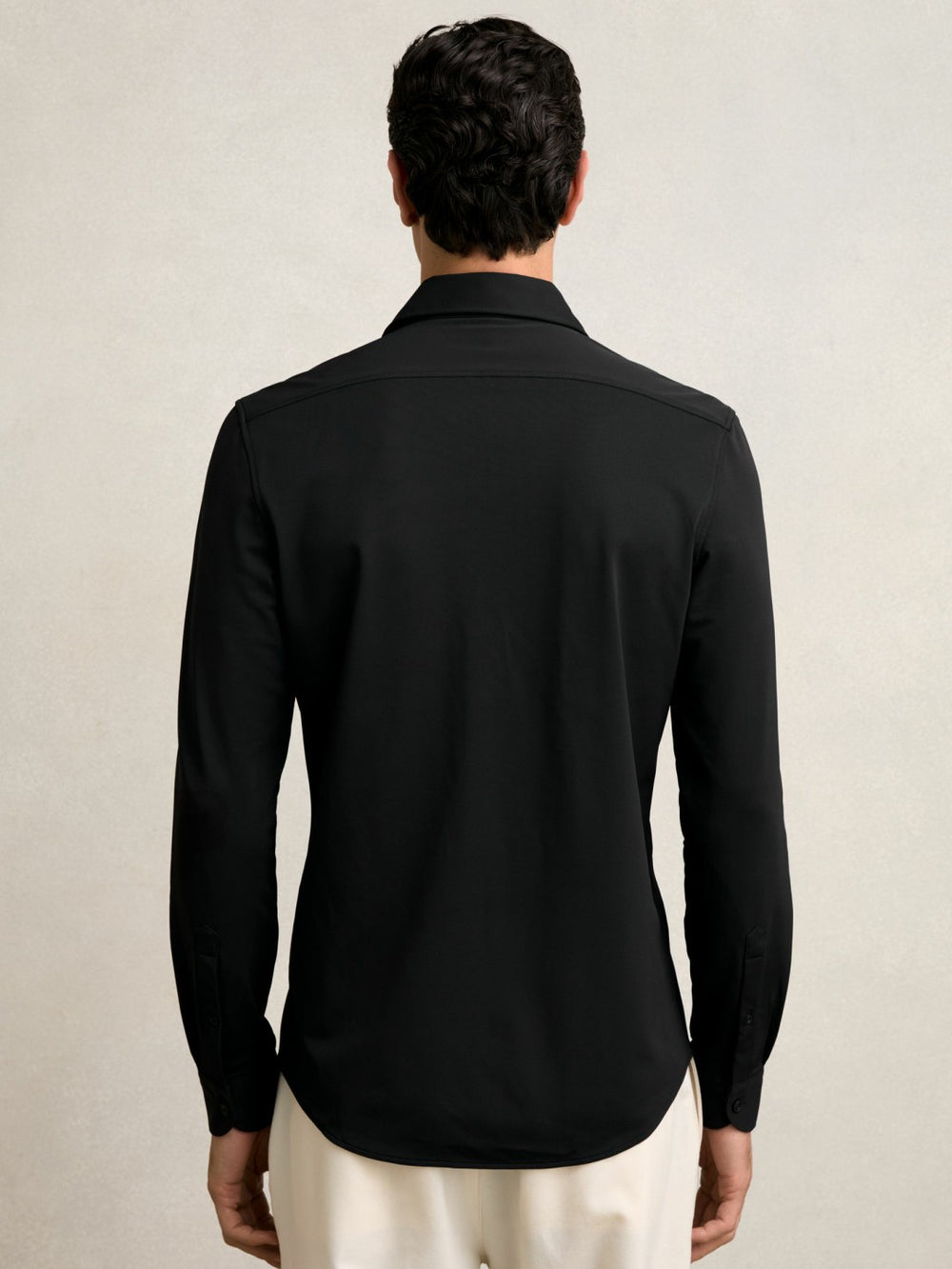 Men Stretch Jersey Cutaway-Collar Shirt in Black
