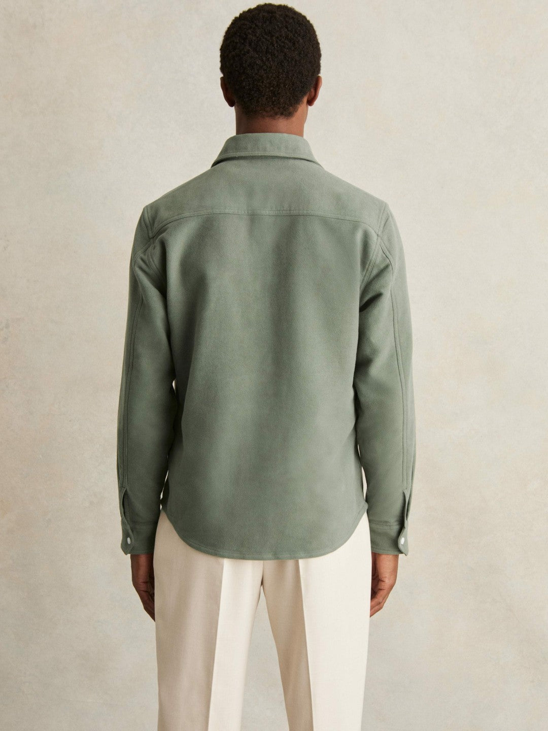 Men Moleskin-Cotton Twin-Pocket Overshirt in Green