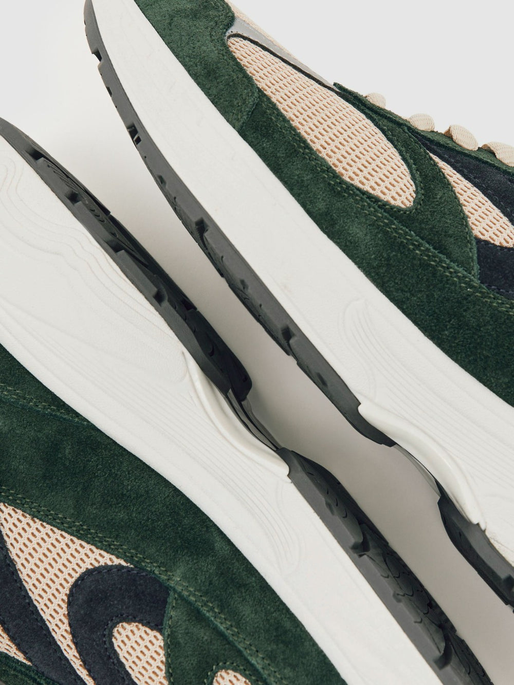 Men Panelled Running Trainers in Forest Green/Stone