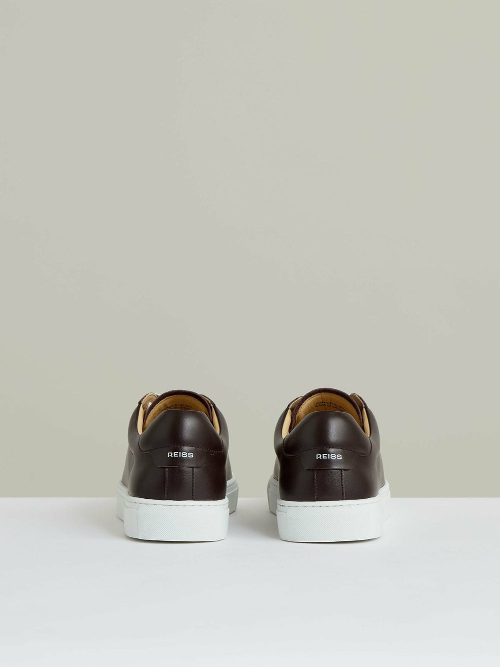 Men Leather Low-Top Trainers in Plum Purple