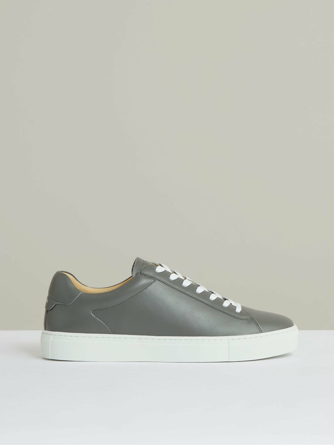 Men Leather Low-Top Trainers in Graphite Grey
