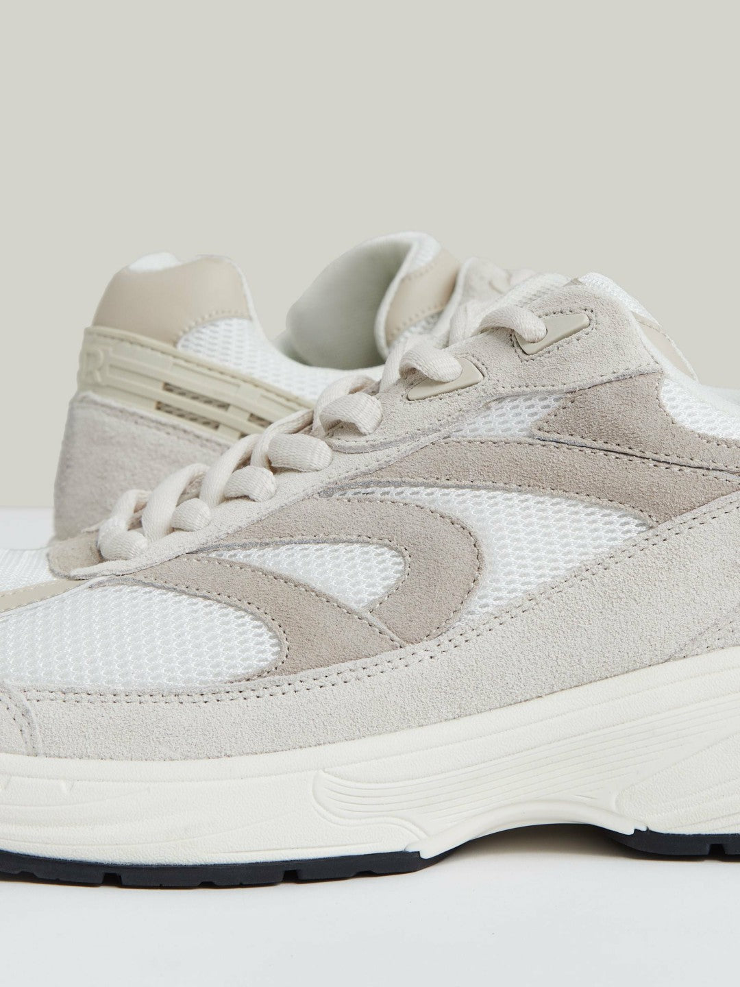 Men Panelled Running Trainers in Off White/Stone