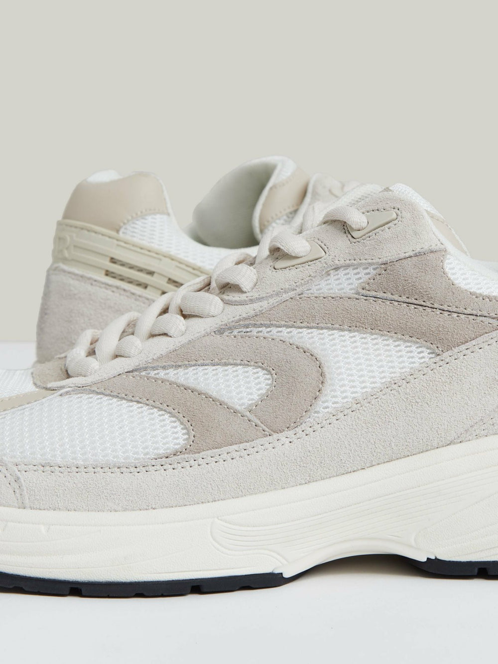 Men Panelled Running Trainers in Off White/Stone