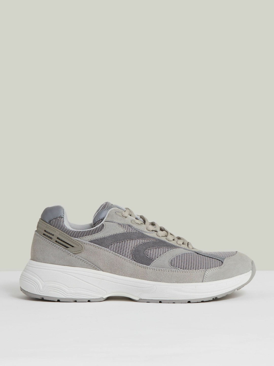 Men Panelled Running Trainers in Grey