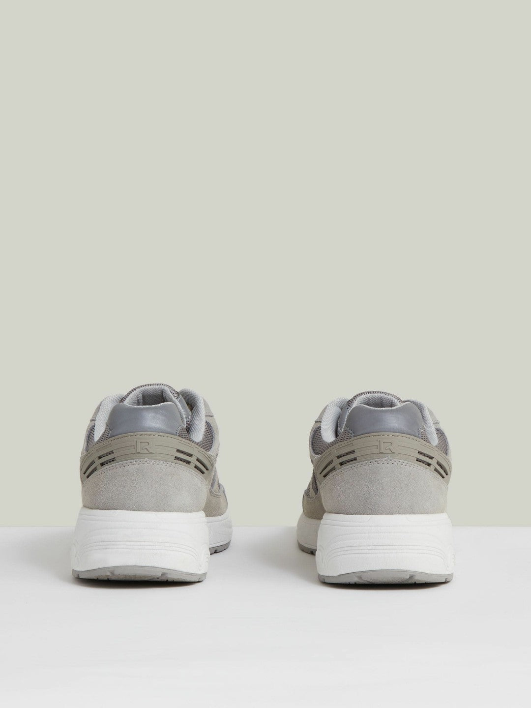 Men Panelled Running Trainers in Grey