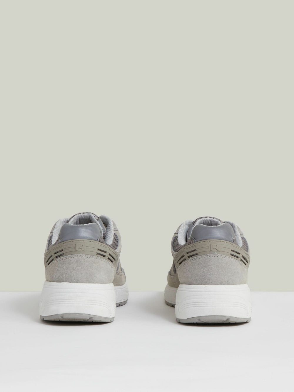 Men Panelled Running Trainers in Grey