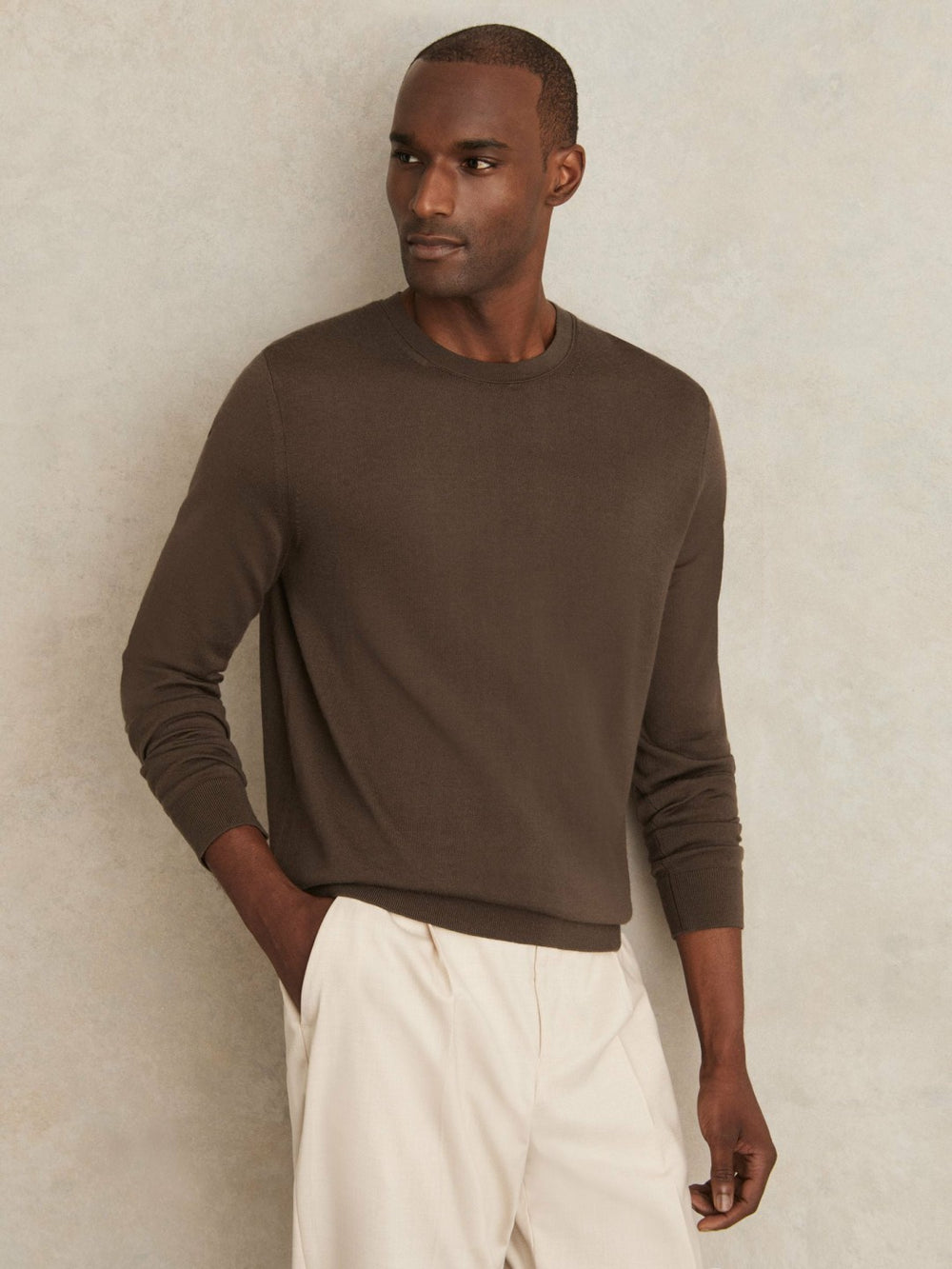 Men Merino-Wool Crew-Neck Jumper in Chocolate Brown