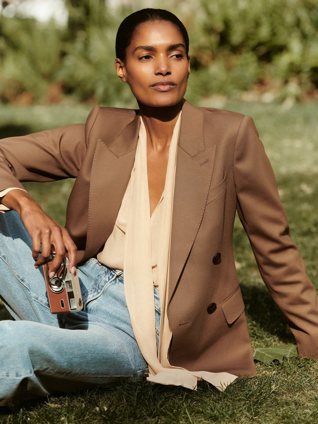 Women Petite Wool-Blend Double-Breasted Suit Blazer in Tan