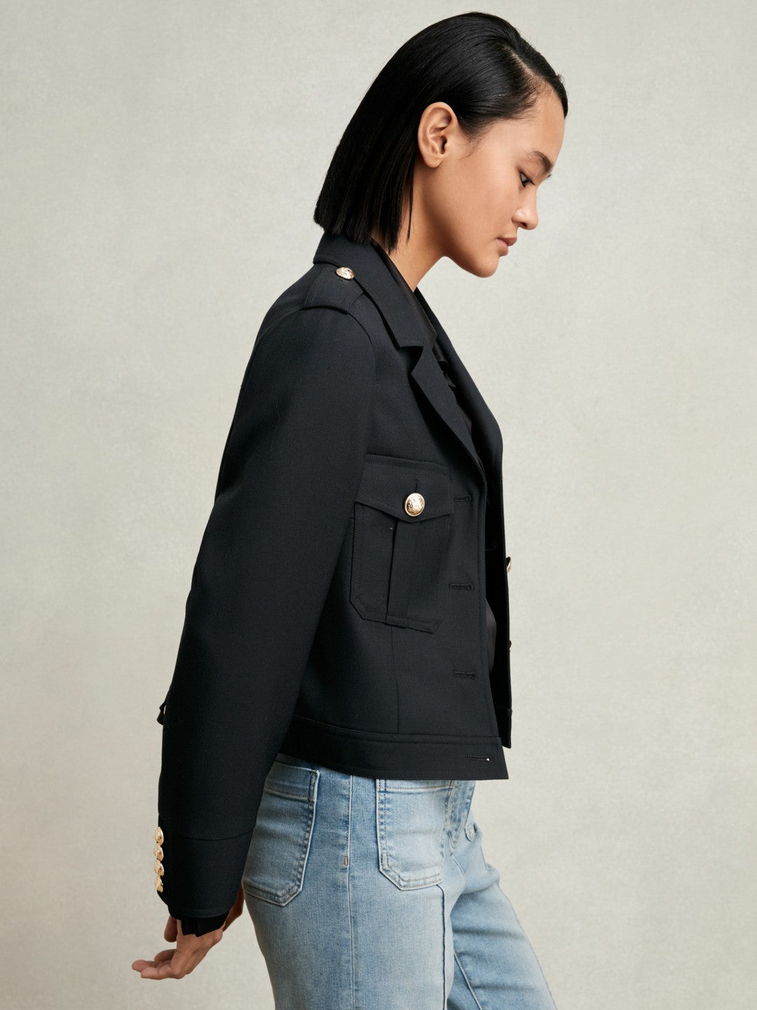 Women Wool Twin-Pocket Cropped Jacket in Black