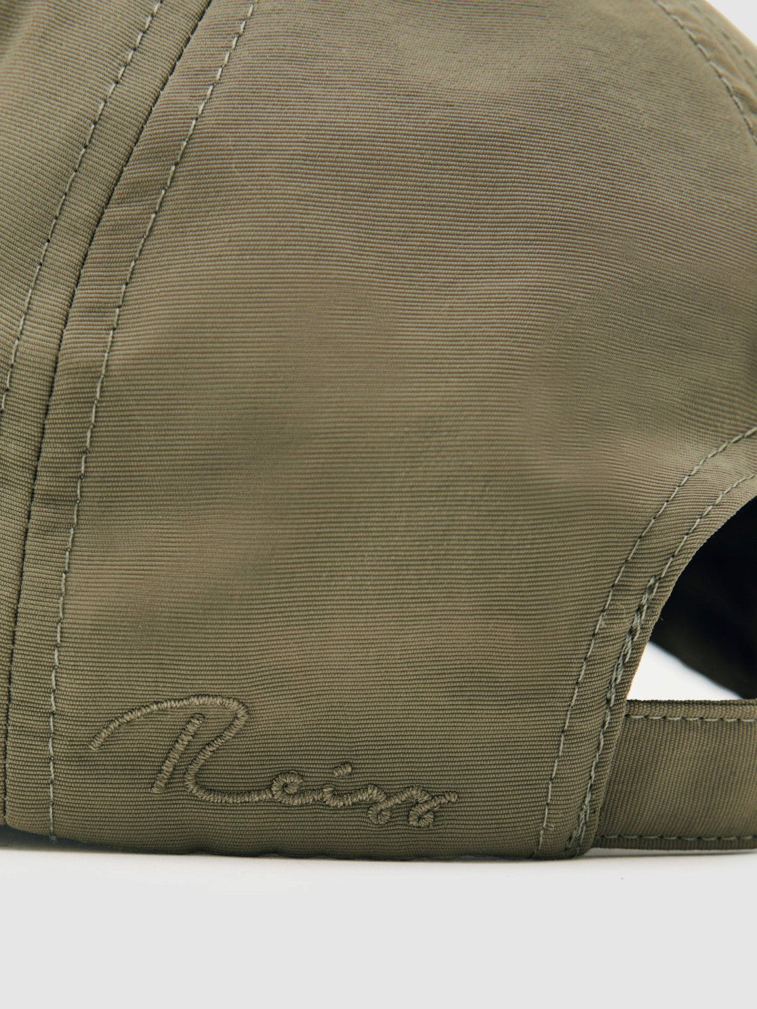 Men Embroidered-Logo Tech Baseball Cap in Sage Green