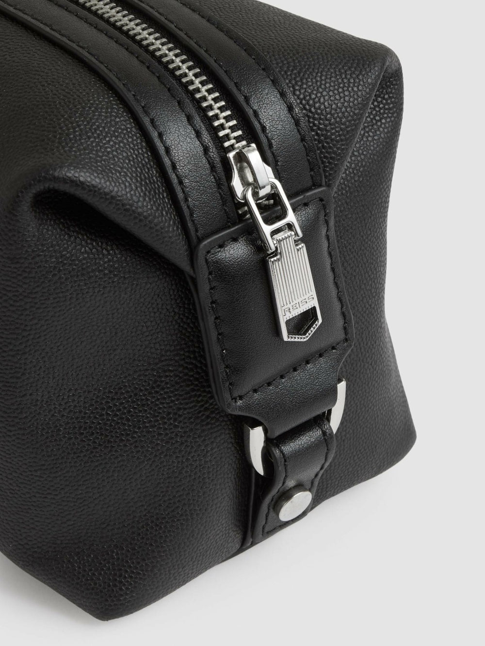 Men Micro-Grain Leather Washbag in Black