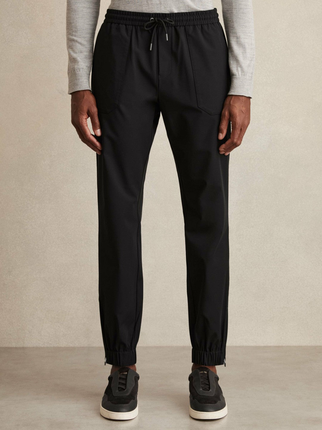 Men Drawstring Technical Cuffed Trousers in Black