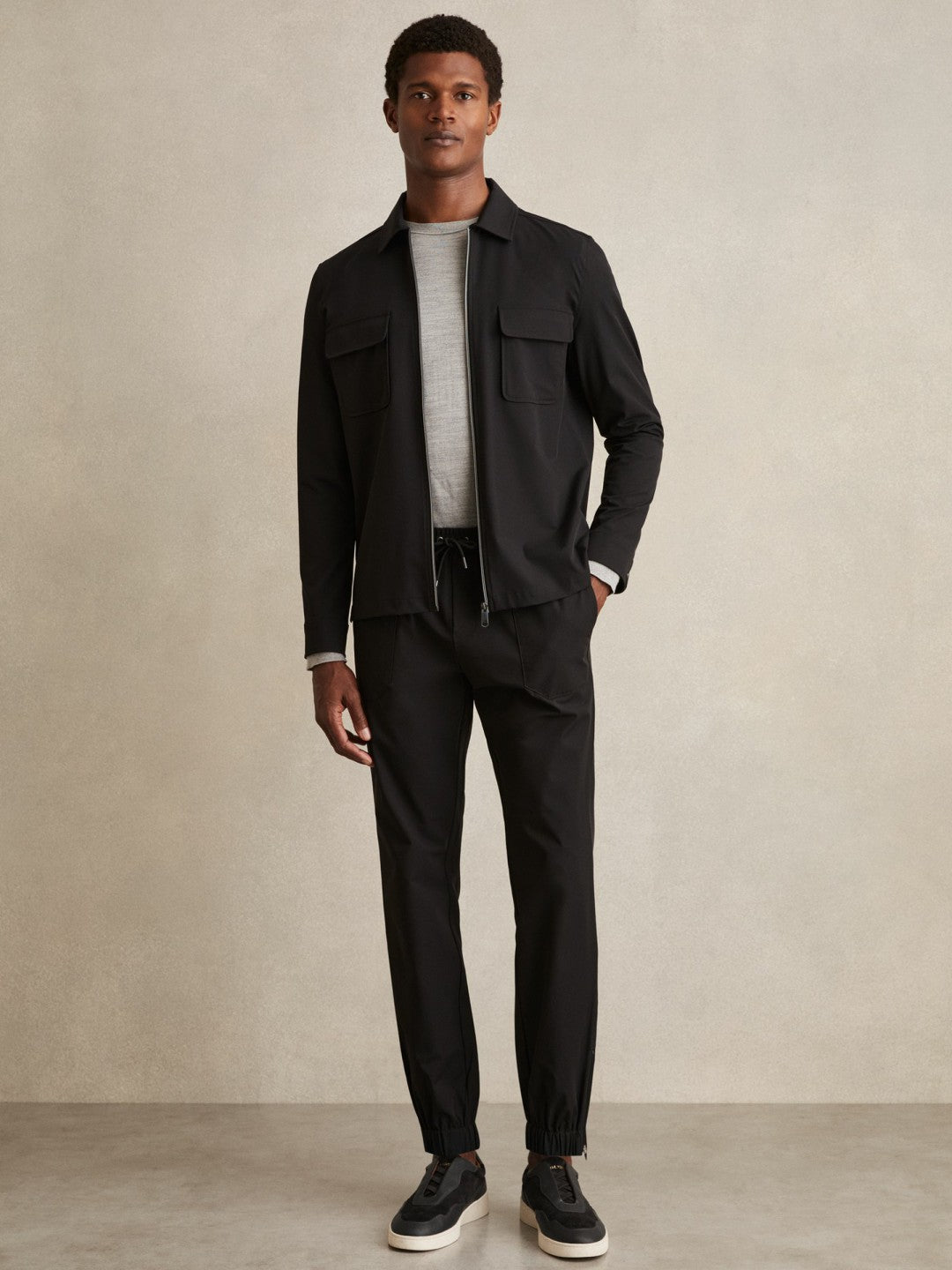Men Drawstring Technical Cuffed Trousers in Black