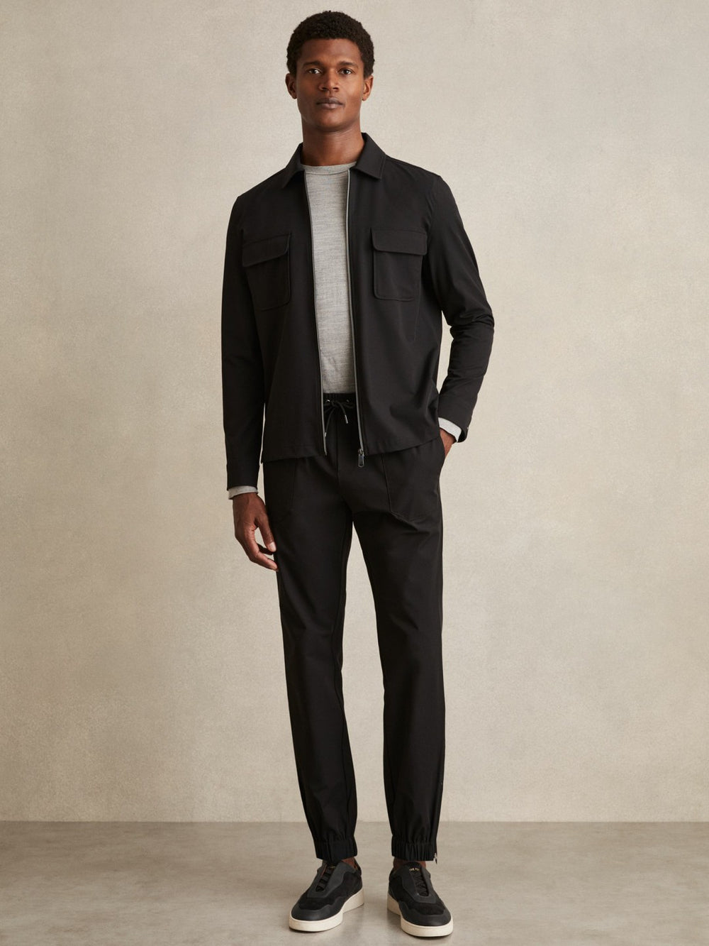 Men Drawstring Technical Cuffed Trousers in Black
