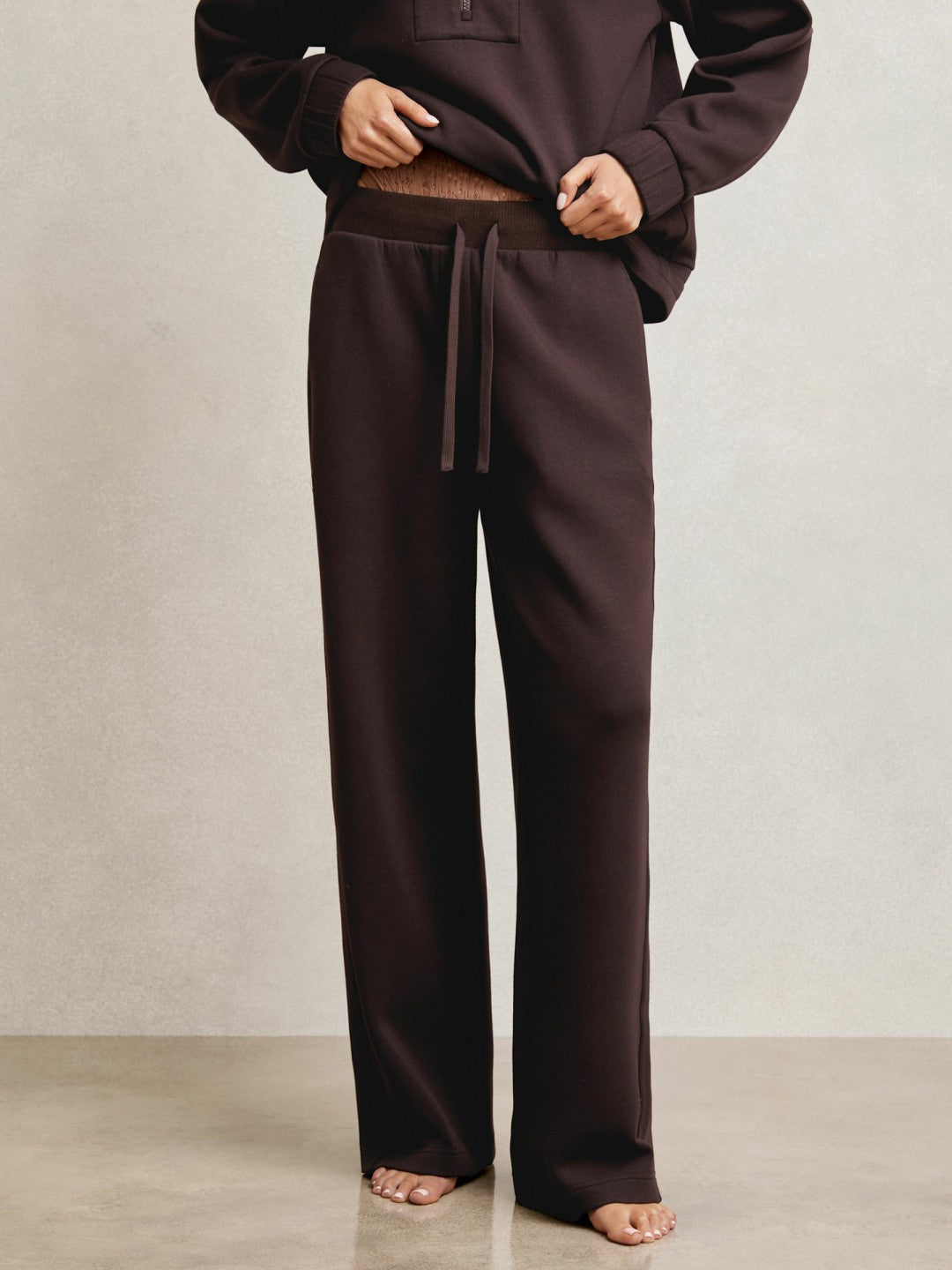 Women Wide-Leg Interlock Drawstring Joggers in Plum