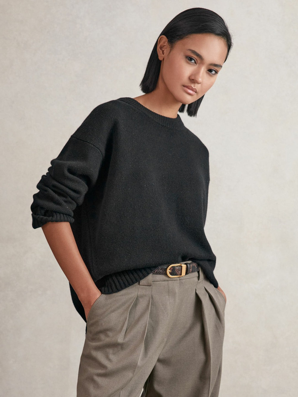 Women Wool-Cashmere Crew-Neck Jumper in Black