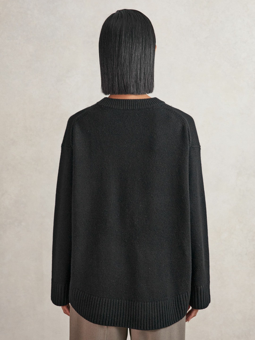 Women Wool-Cashmere Crew-Neck Jumper in Black