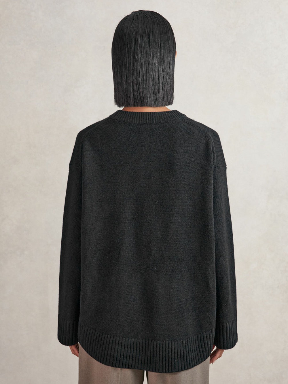 Women Wool-Cashmere Crew-Neck Jumper in Black