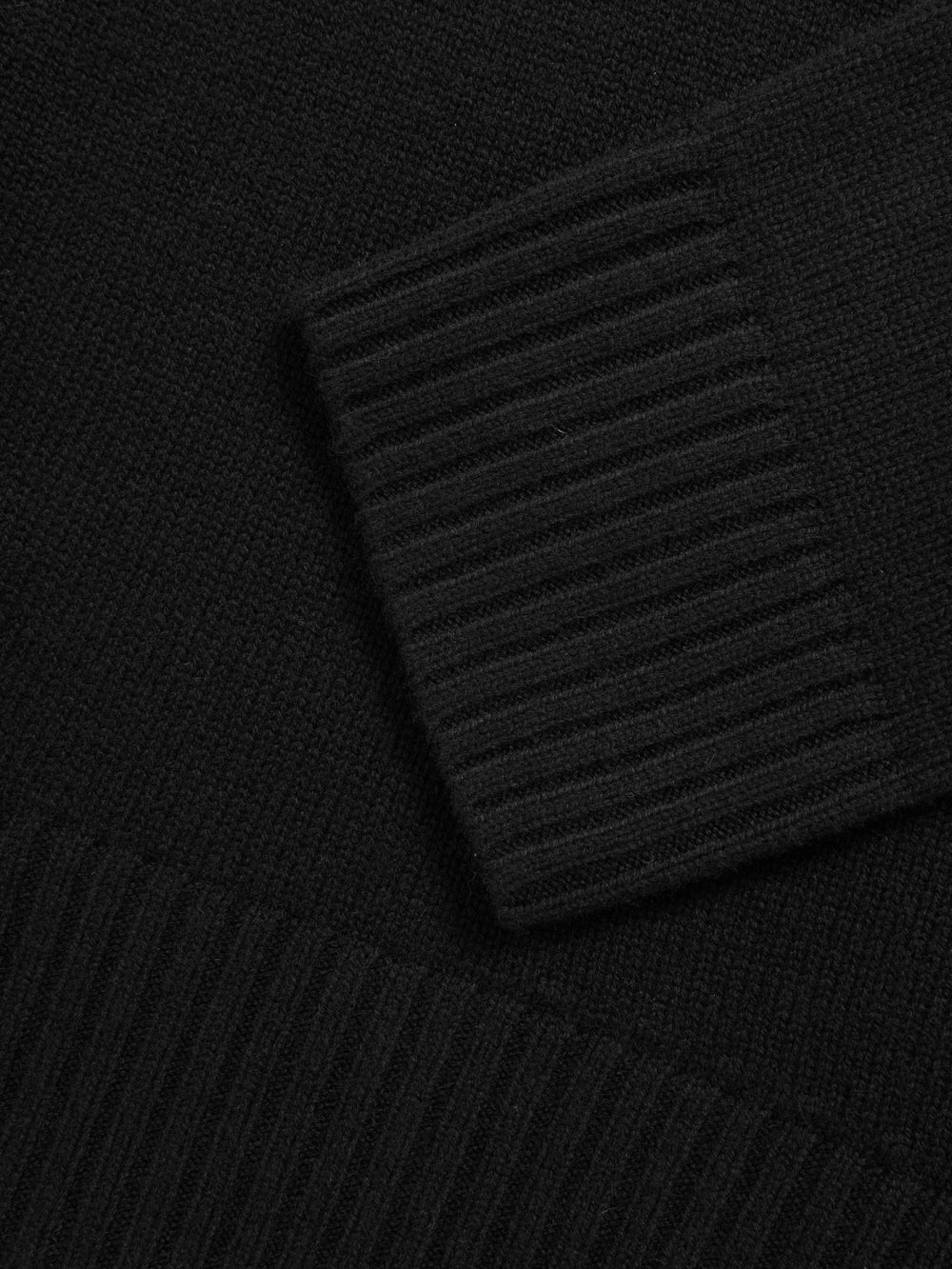 Women Wool-Cashmere Crew-Neck Jumper in Black
