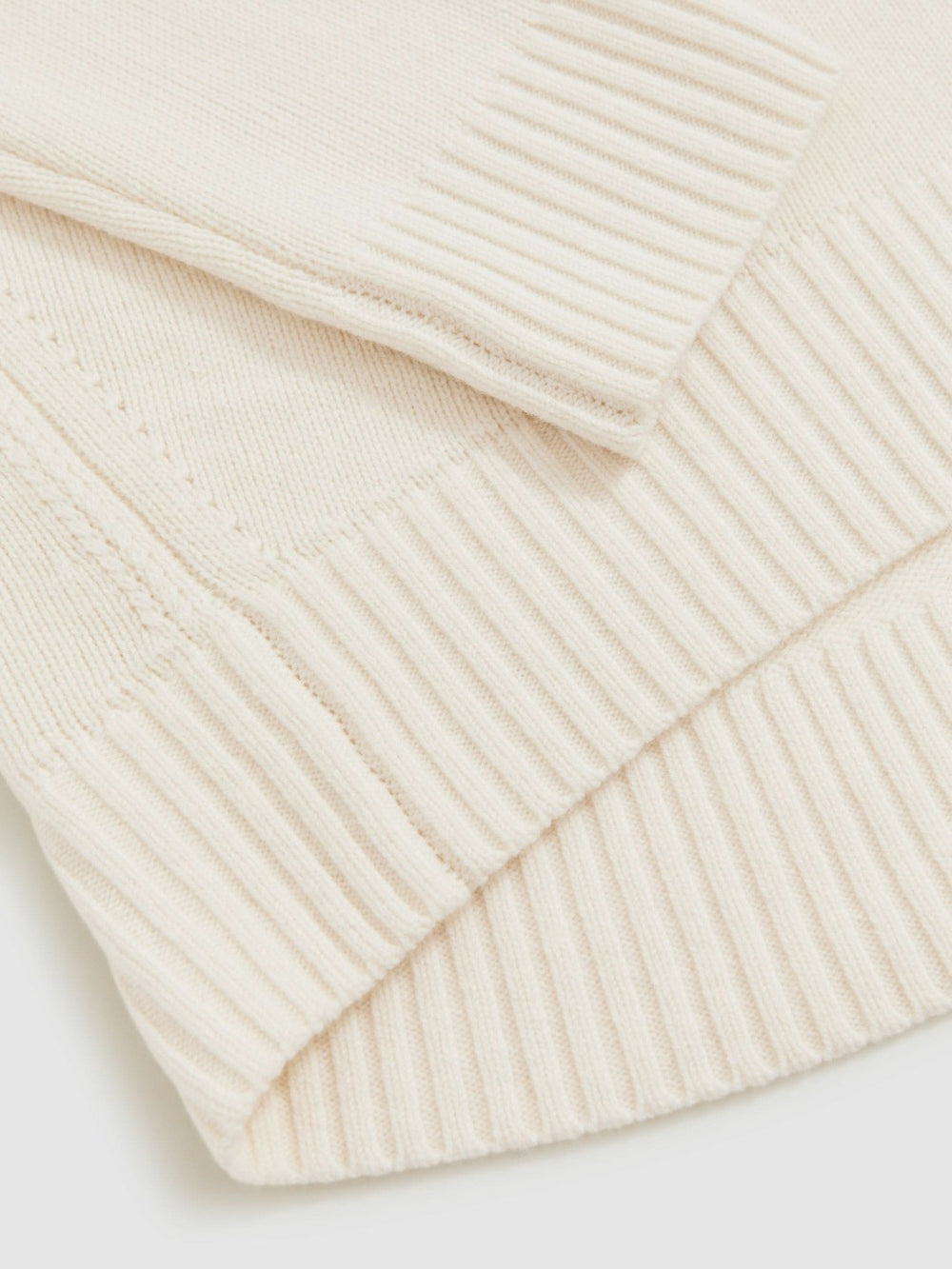 Women Wool-Cashmere Crew-Neck Jumper in Cream