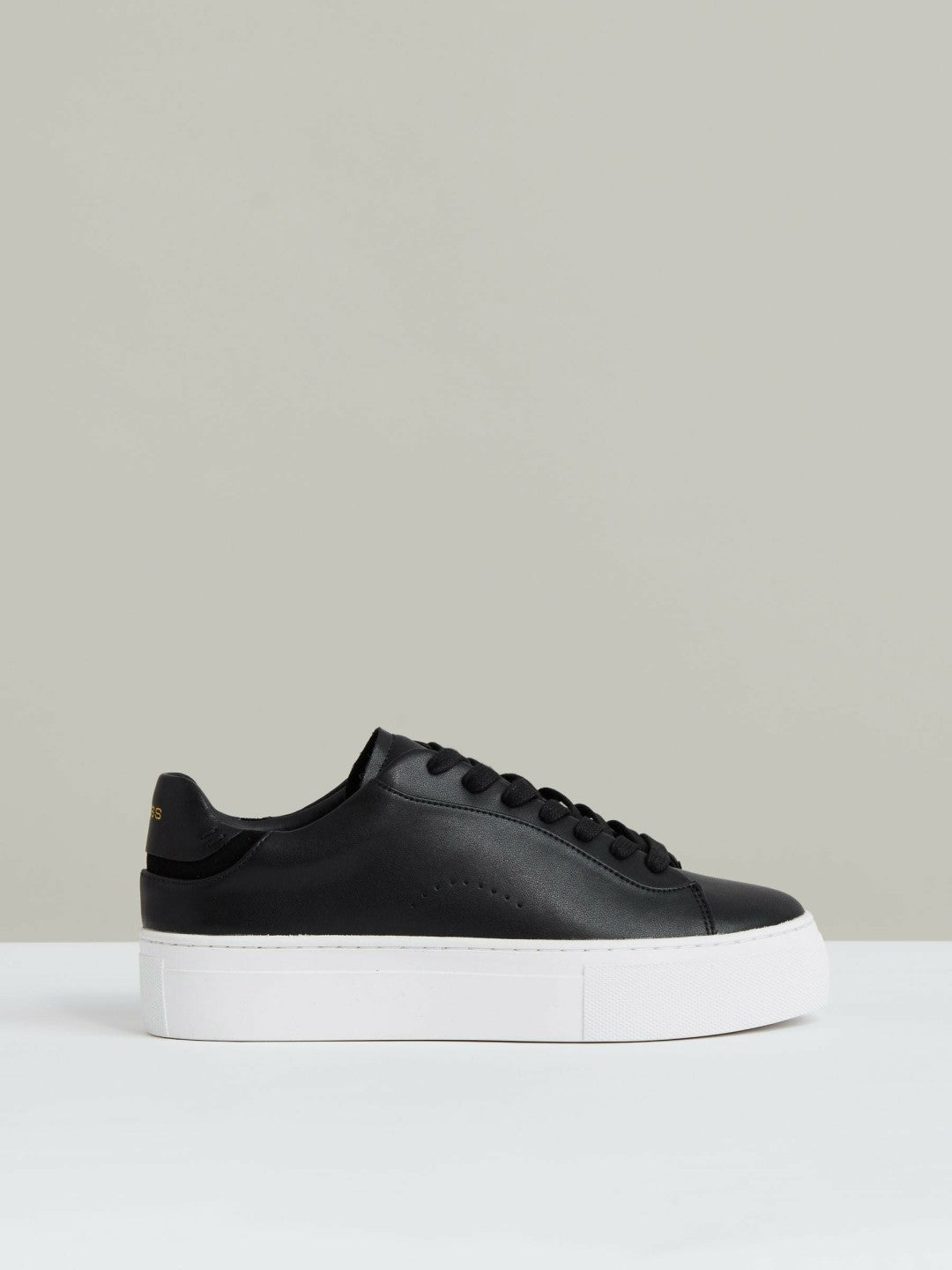 Women Leather Low-Top Trainers in Black