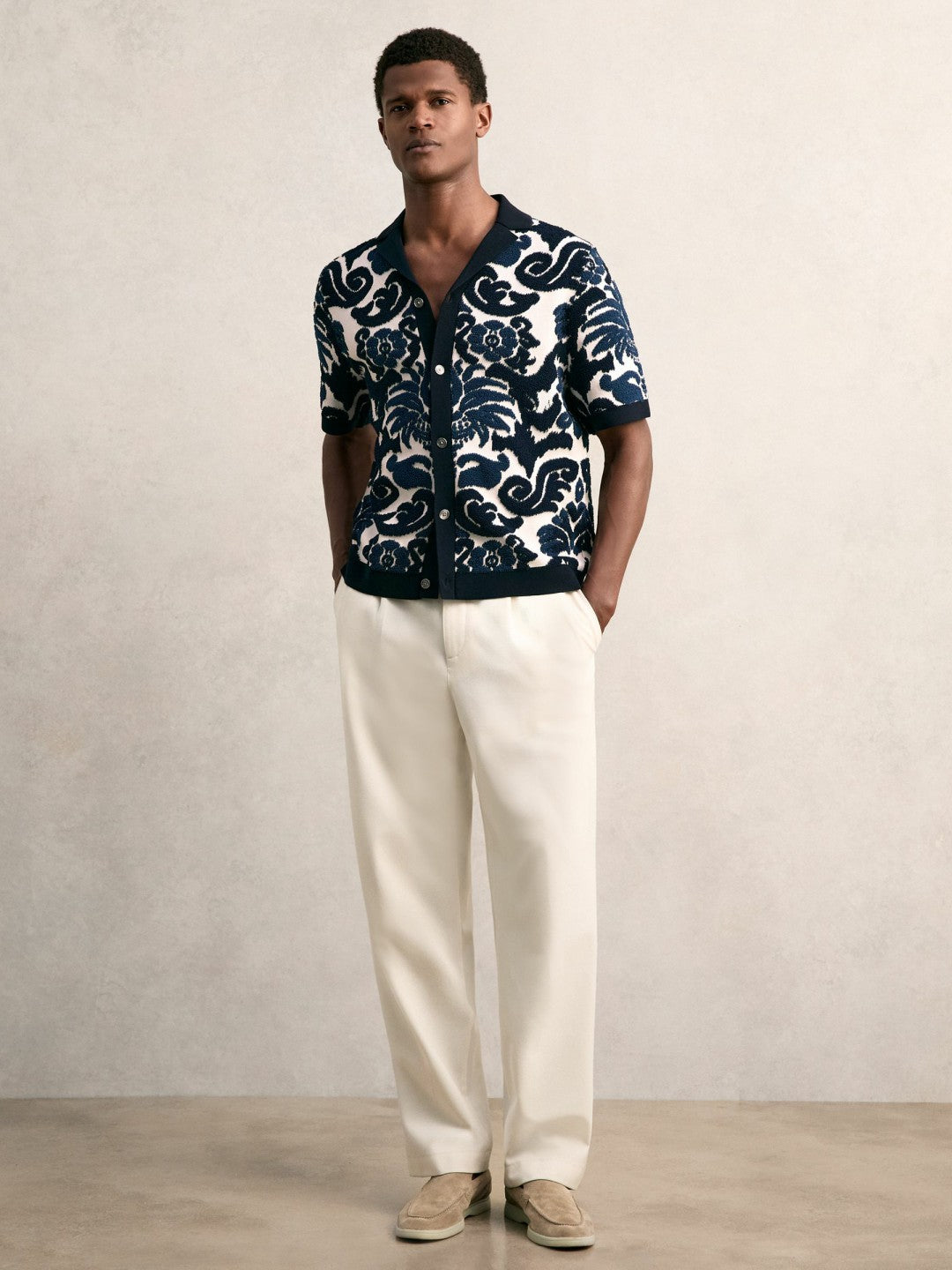 Men Paisley Jacquard Knit Shirt in Navy Blue/White