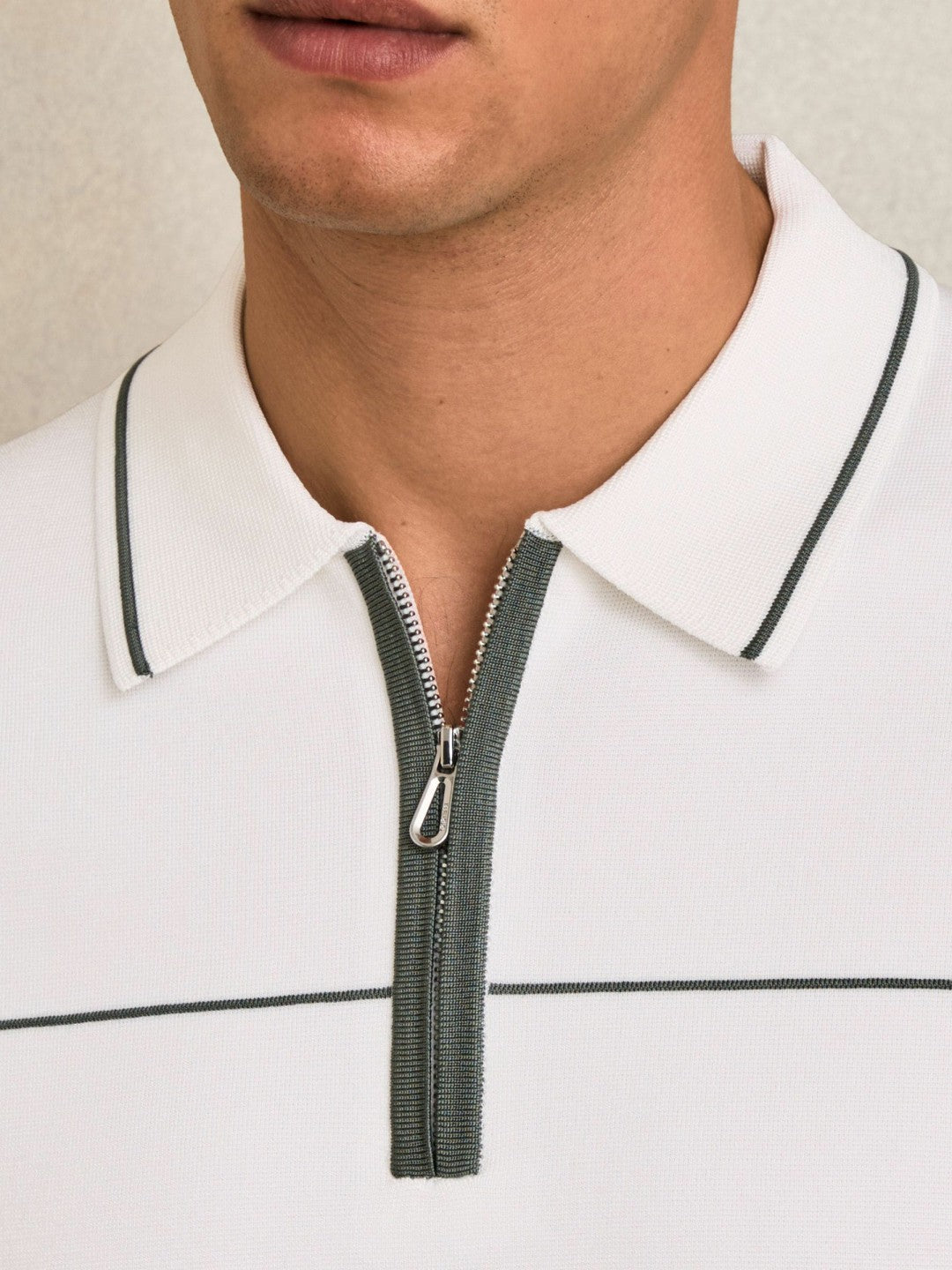 Men Half Zip Tipped Polo Shirt in White/Green