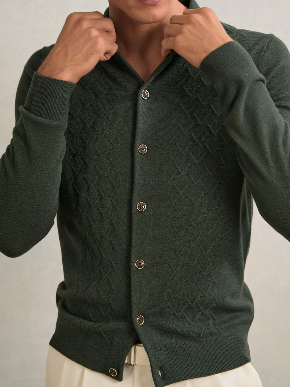 Men Wool V-Stitch Button-Through Cardigan in Forest Green