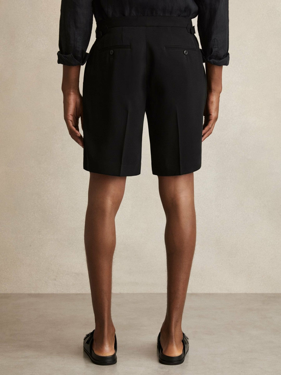 Men Side-Adjuster Tailored Shorts in Black