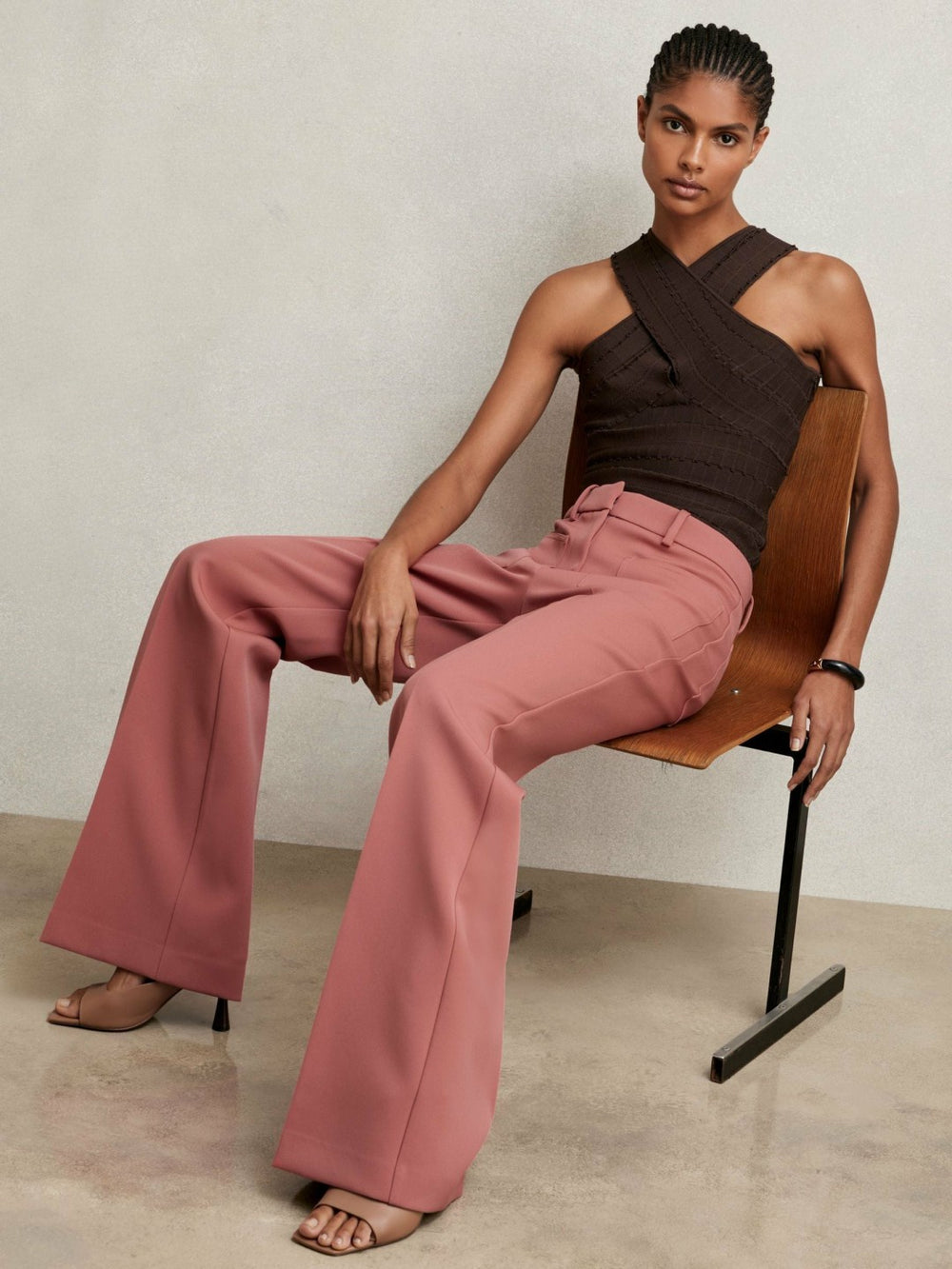Women Petite Twill Patch-Pocket Flared Trousers in Pink