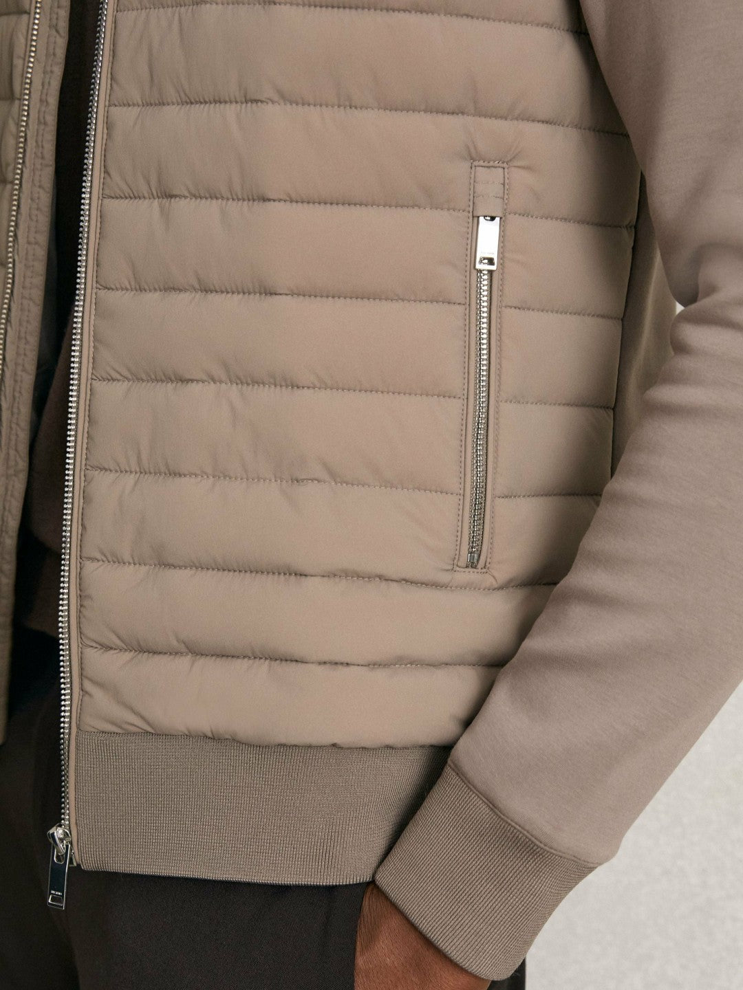 Men Hybrid Quilt and Knit Zip-Through Jacket in Taupe Brown