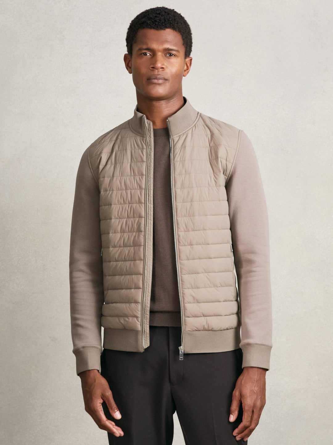 Men Hybrid Quilt and Knit Zip-Through Jacket in Taupe Brown