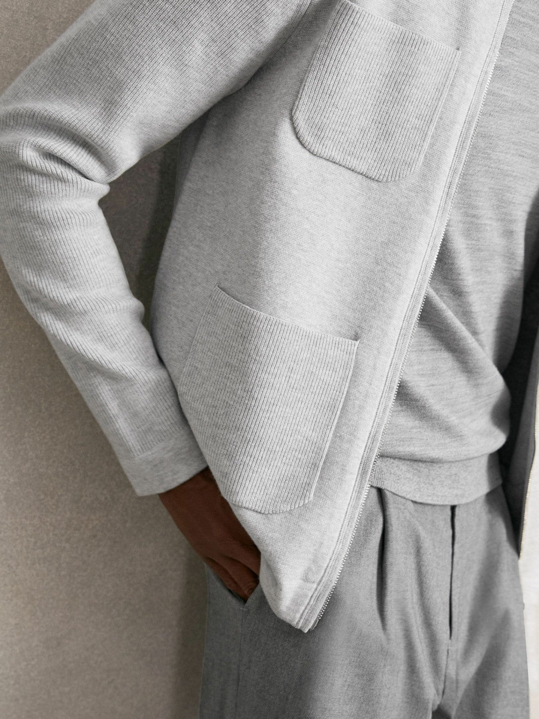 Men Four-Pocket Zip-Through Cardigan in Soft Grey