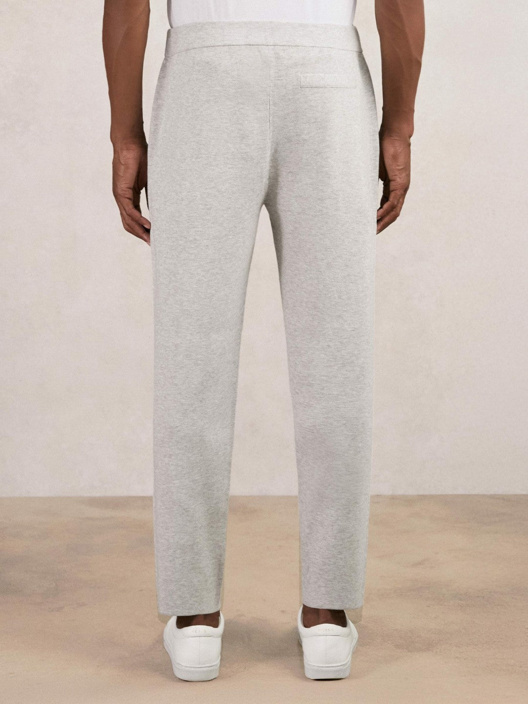 Men Tapered Knitted Trousers in Soft Grey